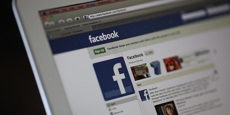 Study Reveals Why We Don’t “Unfriend” Despite “Unliking” People From Facebook